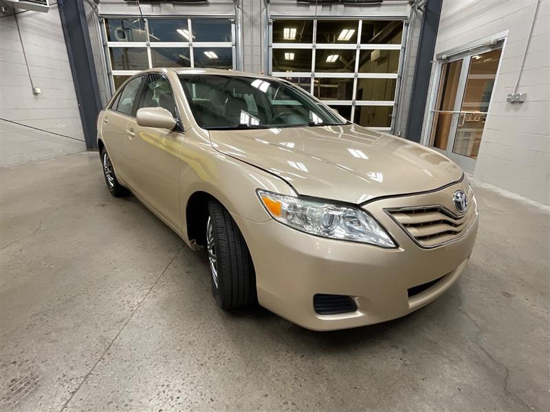 2010 TOYOTA CAMRY LE