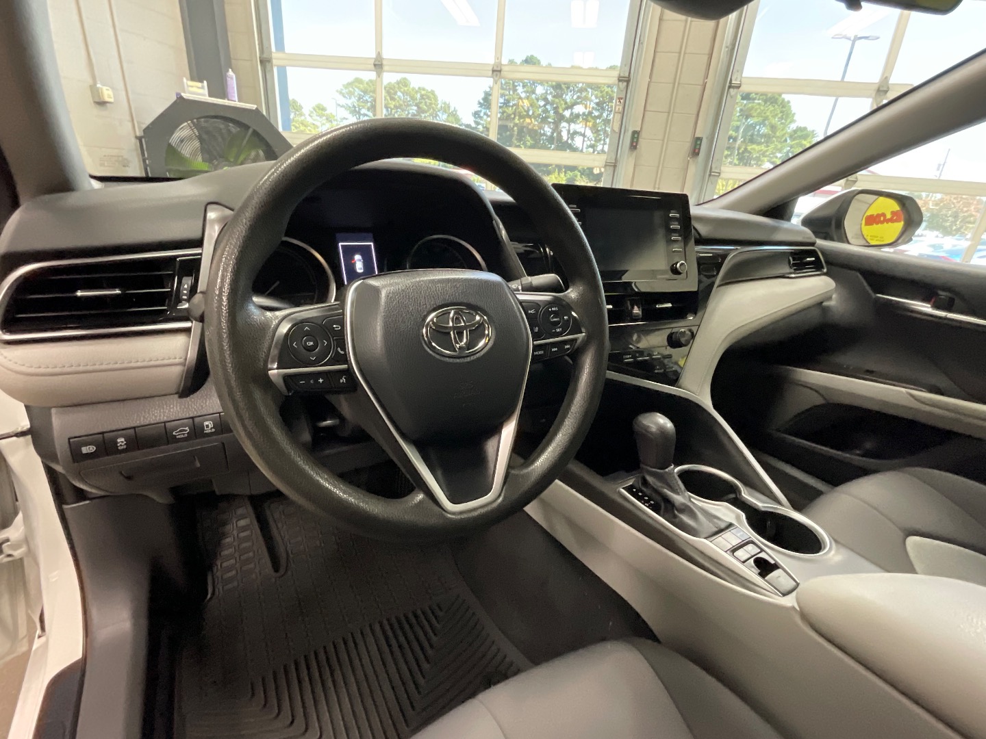 2021 Toyota Camry Hybrid LE photo 12