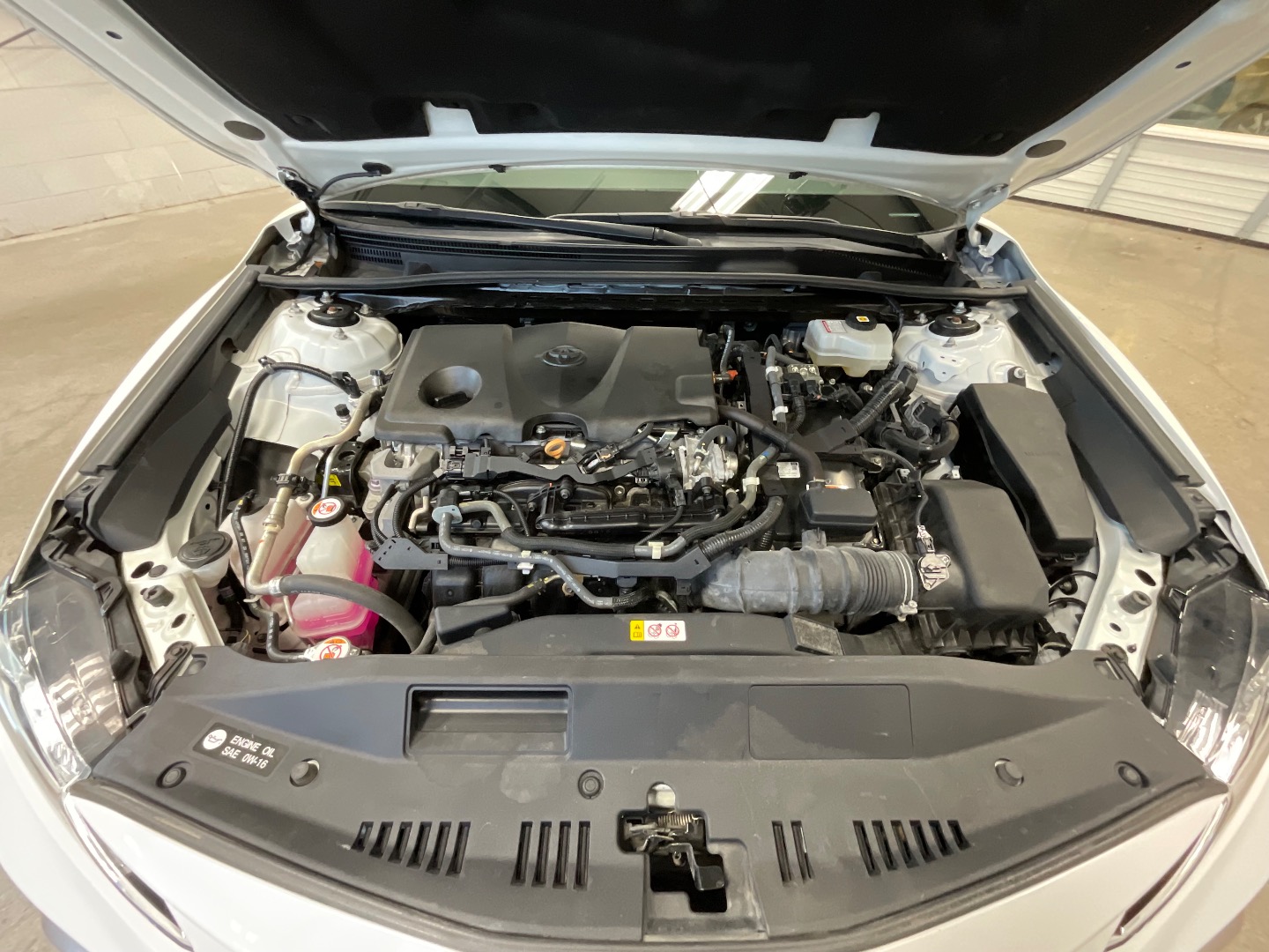 2021 Toyota Camry Hybrid LE photo 24