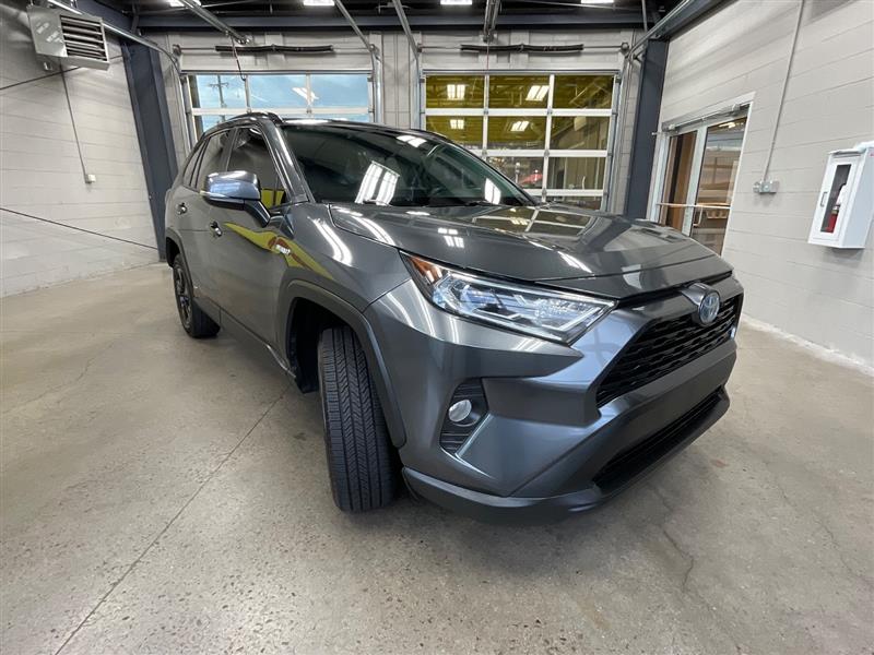 2021 TOYOTA RAV4 HYBRID XLE