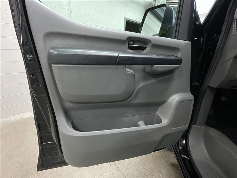 2017 NISSAN NV PASSENGER S