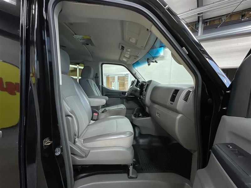 2017 NISSAN NV PASSENGER S