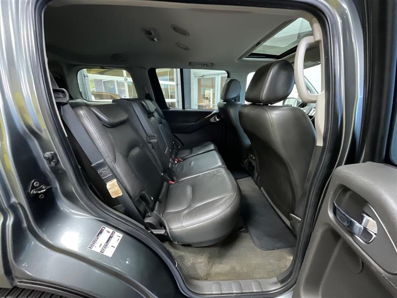 2007 NISSAN PATHFINDER LE