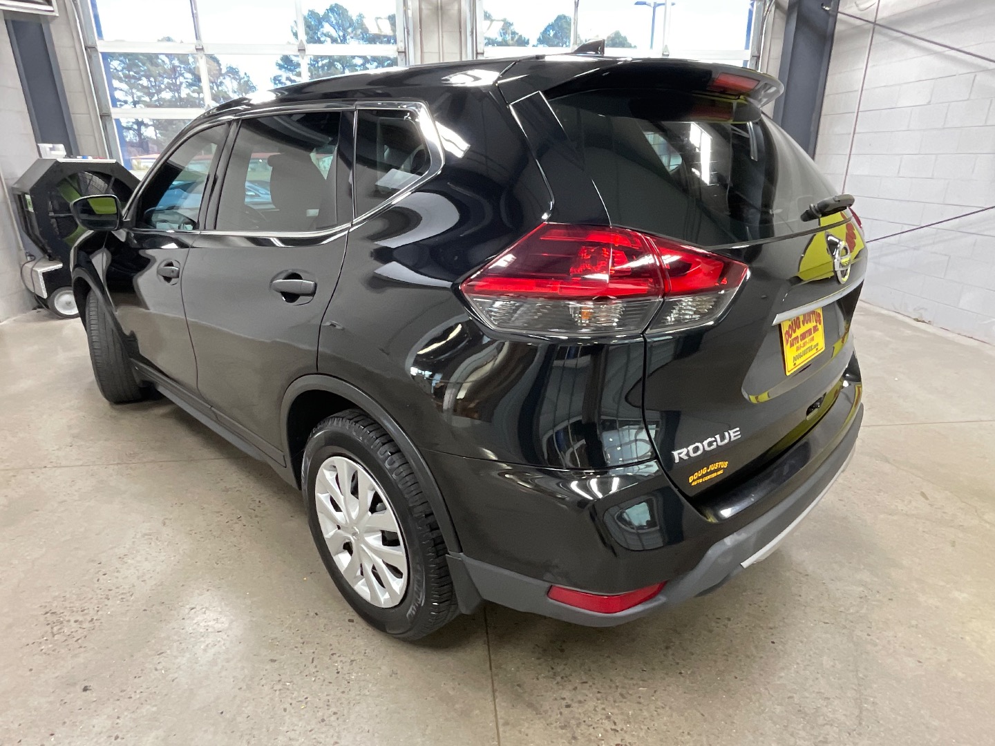 2019 Nissan Rogue S photo 2