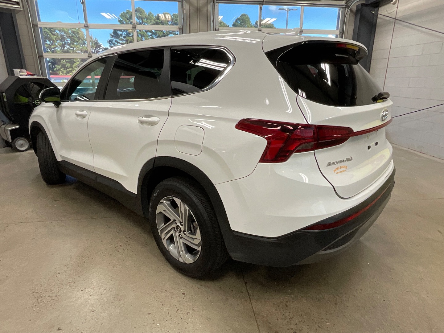 2023 Hyundai Santa Fe SE photo 2