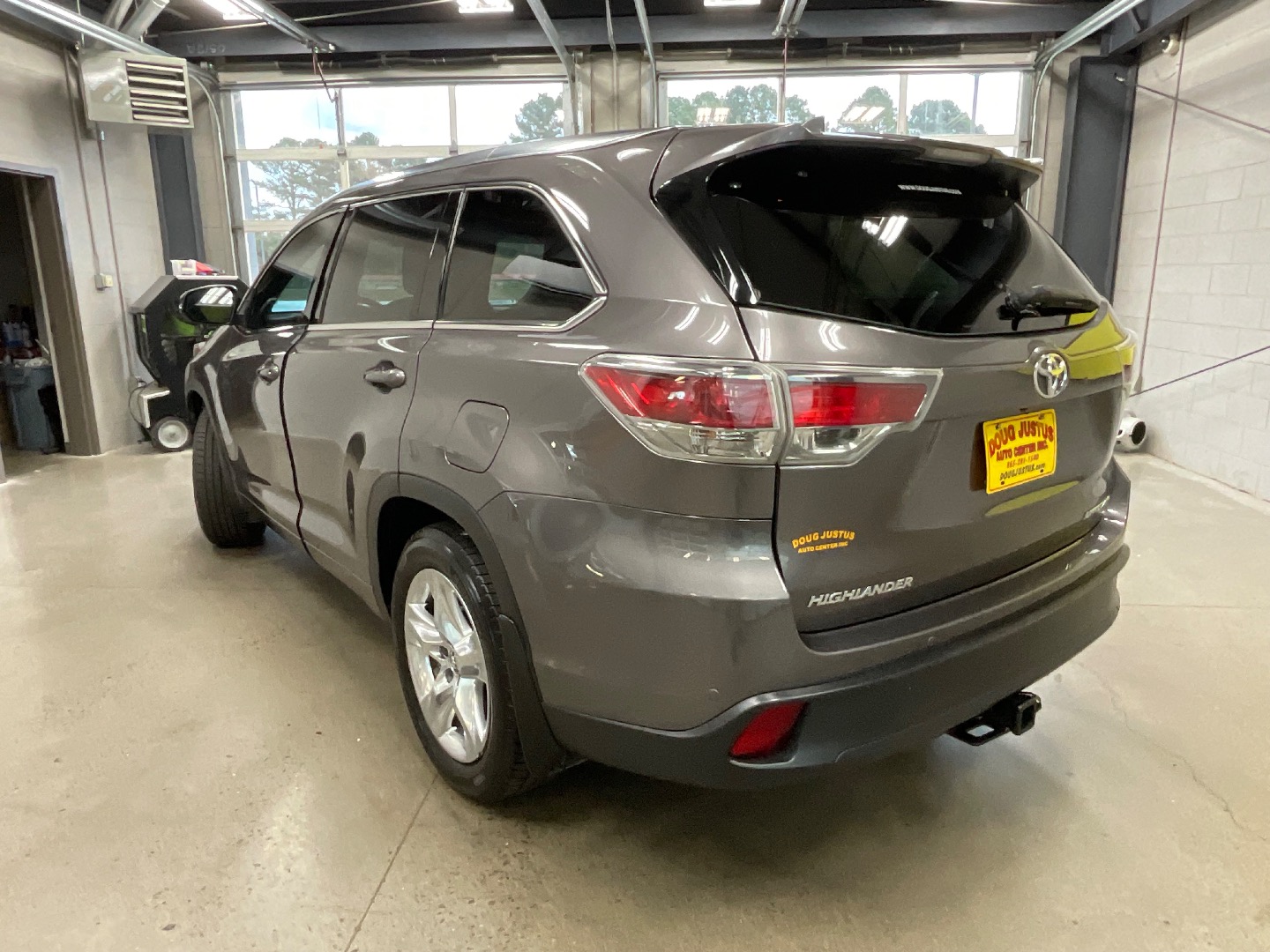 2016 Toyota Highlander Limited photo 2