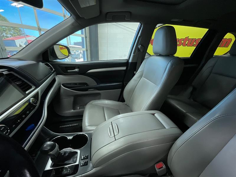 2015 TOYOTA HIGHLANDER XLE