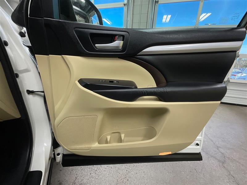 2015 TOYOTA HIGHLANDER XLE