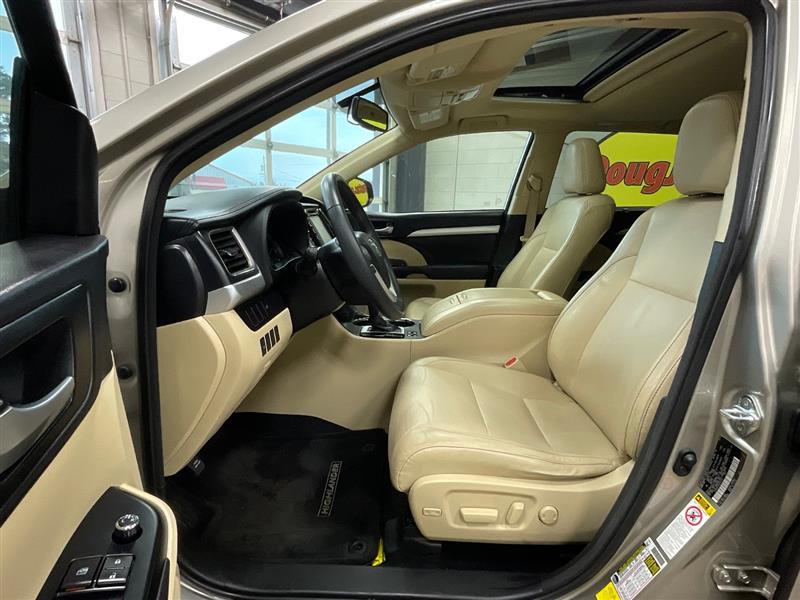 2016 TOYOTA HIGHLANDER XLE