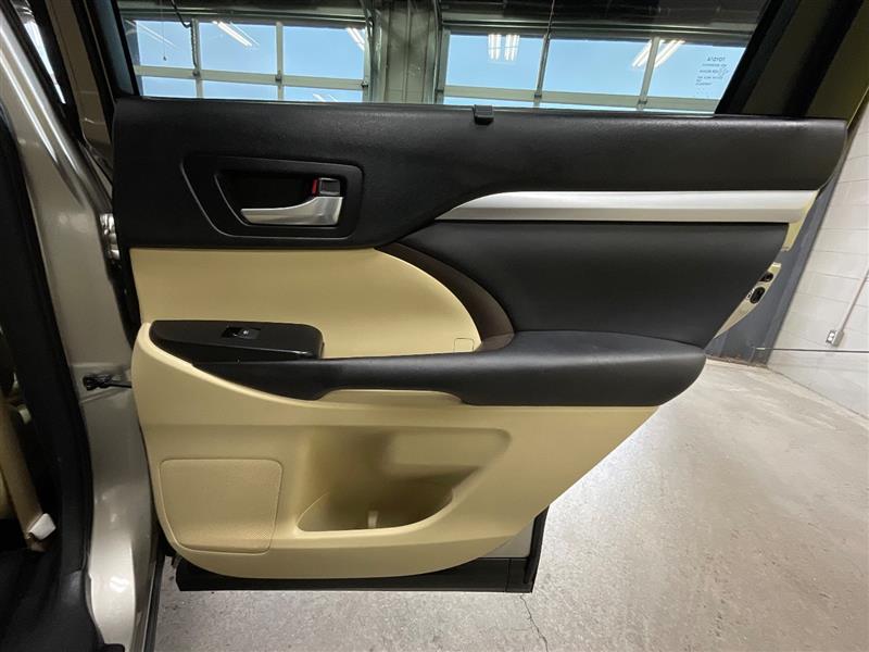 2016 TOYOTA HIGHLANDER XLE