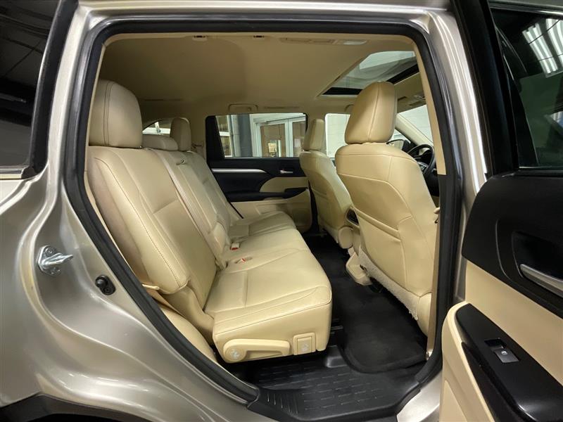 2016 TOYOTA HIGHLANDER XLE