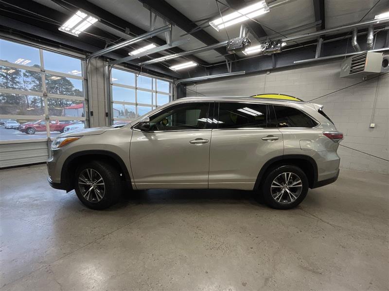 2016 TOYOTA HIGHLANDER XLE