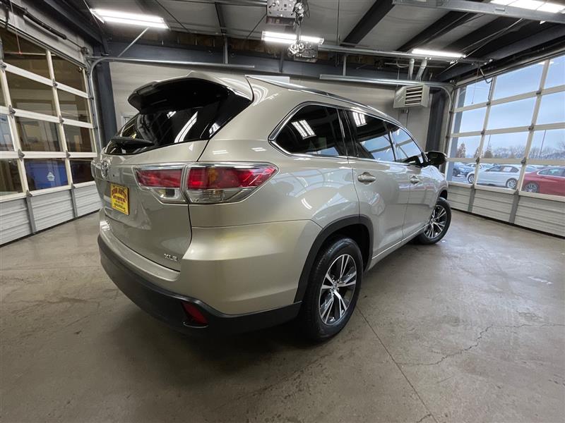 2016 TOYOTA HIGHLANDER XLE