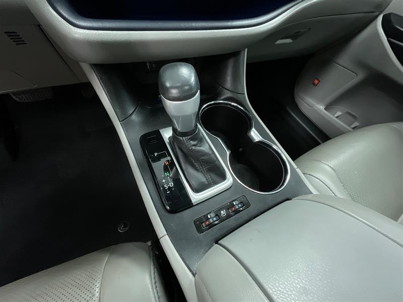 2016 TOYOTA HIGHLANDER LIMITED