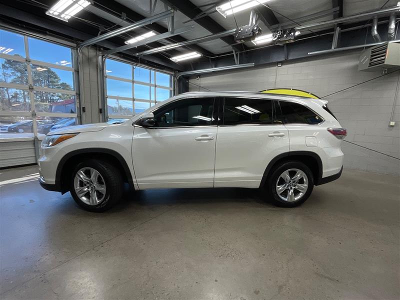 2016 TOYOTA HIGHLANDER LIMITED