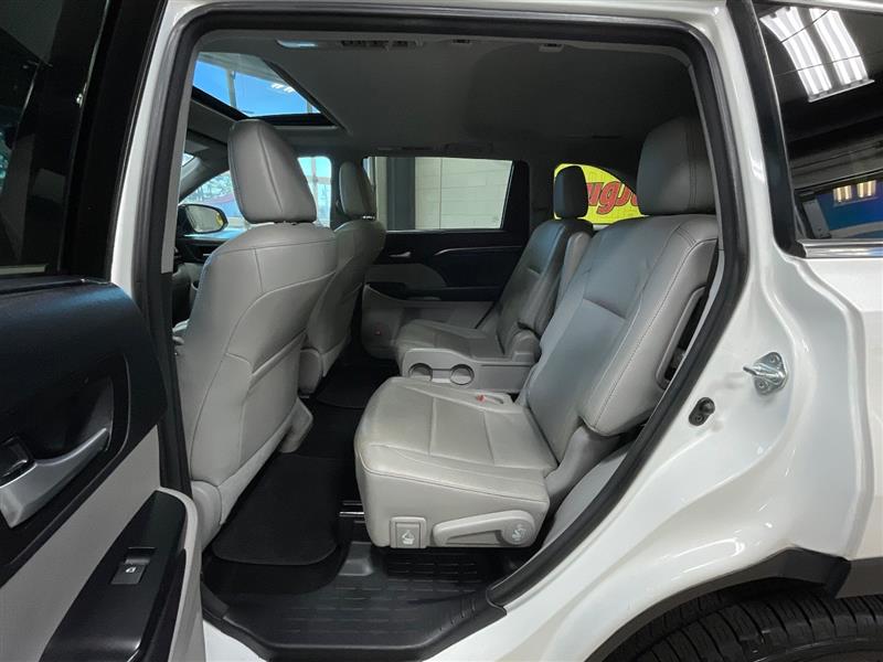 2016 TOYOTA HIGHLANDER LIMITED