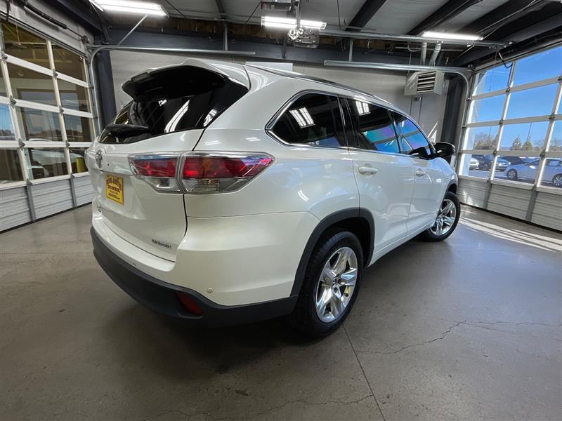2016 TOYOTA HIGHLANDER LIMITED
