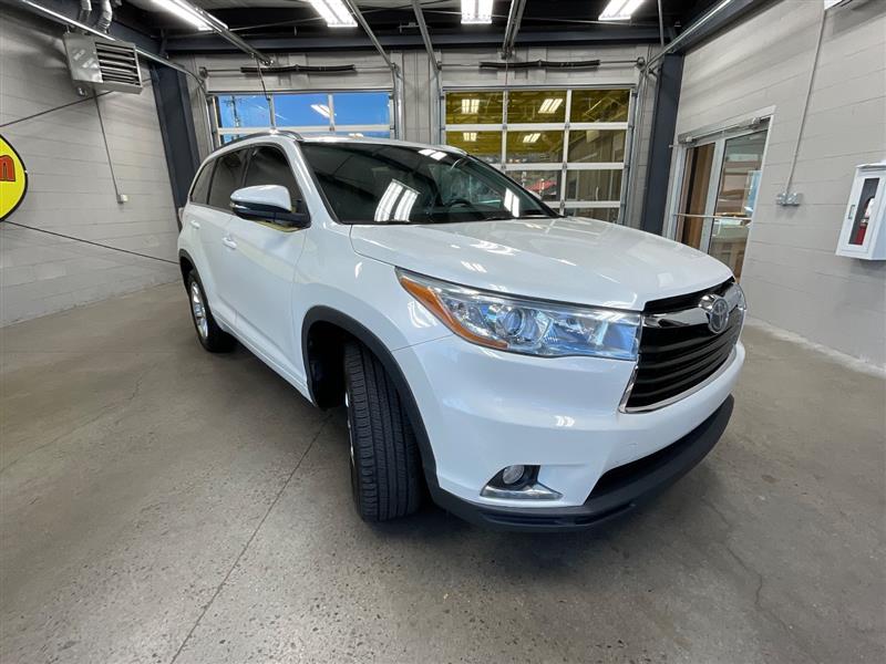 2016 TOYOTA HIGHLANDER LIMITED