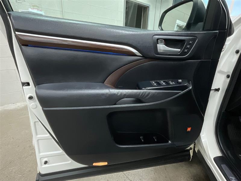 2015 TOYOTA HIGHLANDER LIMITED