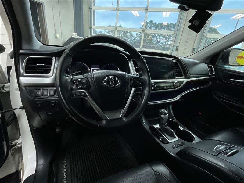 2015 TOYOTA HIGHLANDER LIMITED