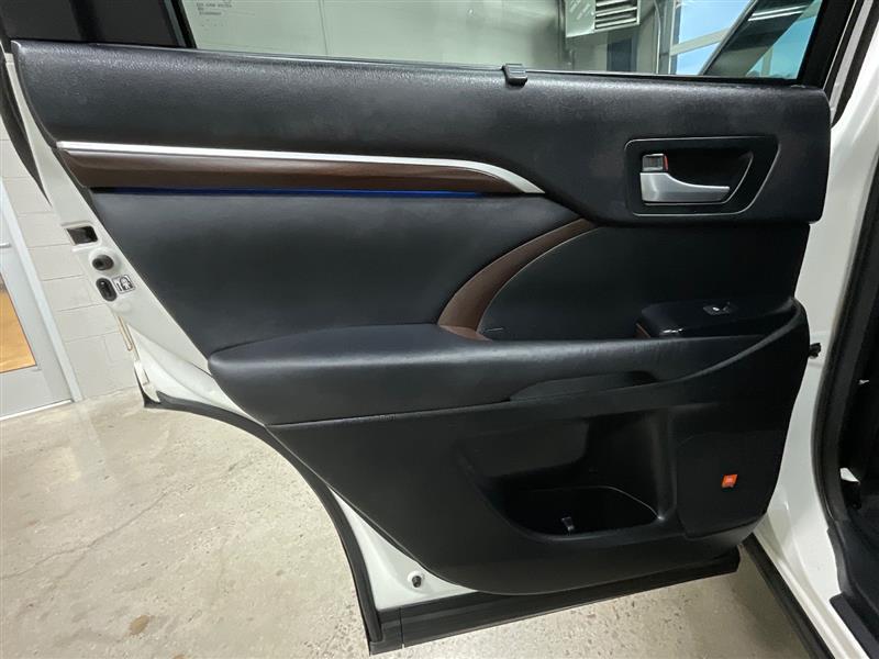 2015 TOYOTA HIGHLANDER LIMITED