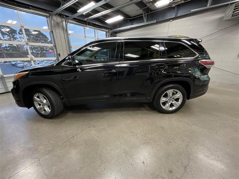 2016 TOYOTA HIGHLANDER LIMITED