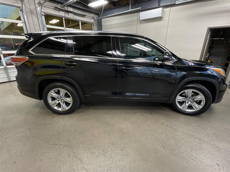2016 TOYOTA HIGHLANDER LIMITED