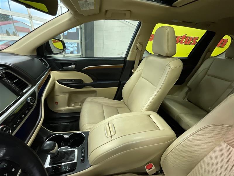 2017 TOYOTA HIGHLANDER LIMITED