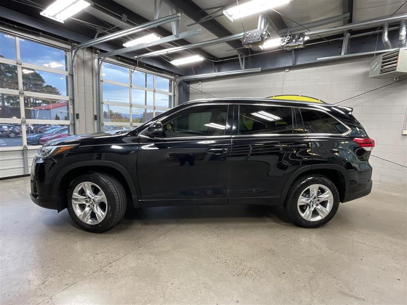 2017 TOYOTA HIGHLANDER LIMITED