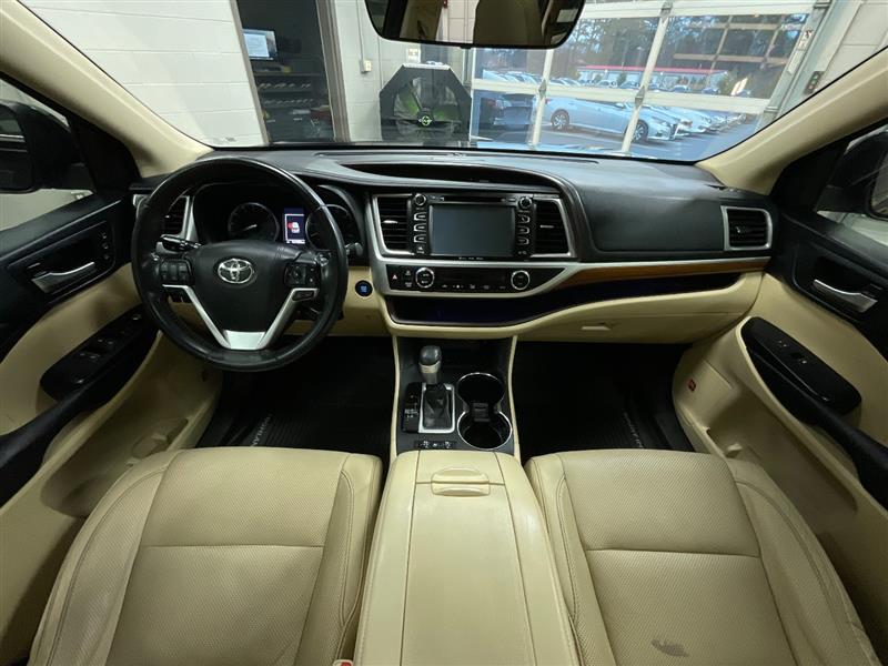 2017 TOYOTA HIGHLANDER LIMITED