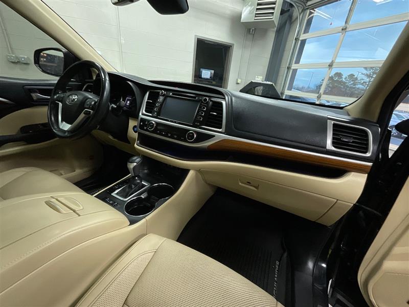 2017 TOYOTA HIGHLANDER LIMITED