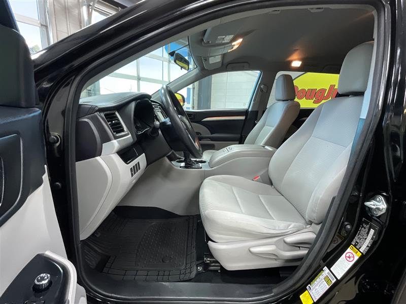 2014 TOYOTA HIGHLANDER LE