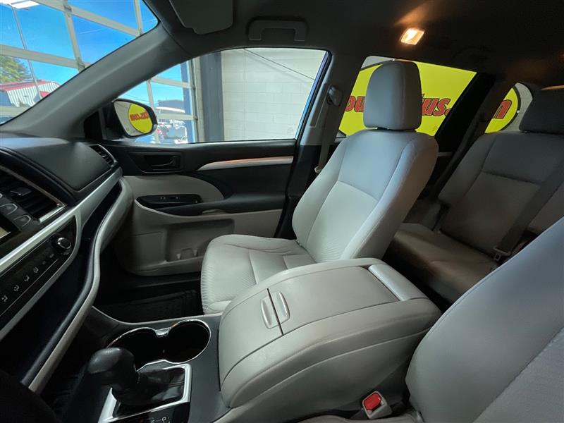 2014 TOYOTA HIGHLANDER LE