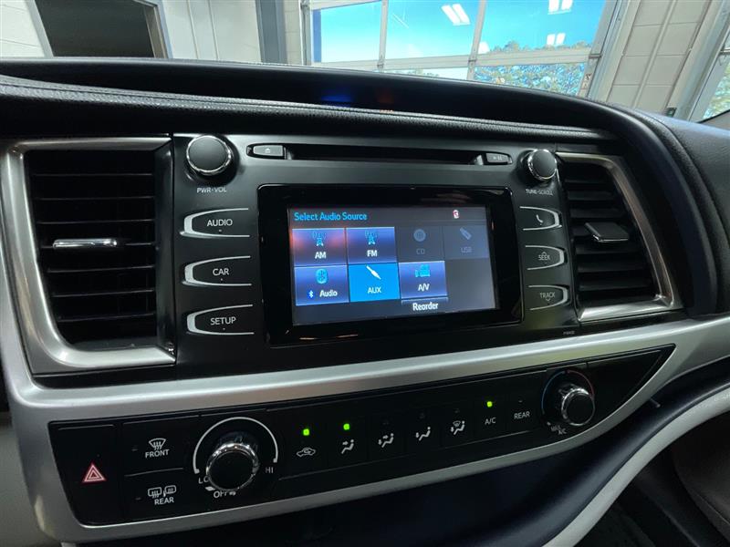 2014 TOYOTA HIGHLANDER LE