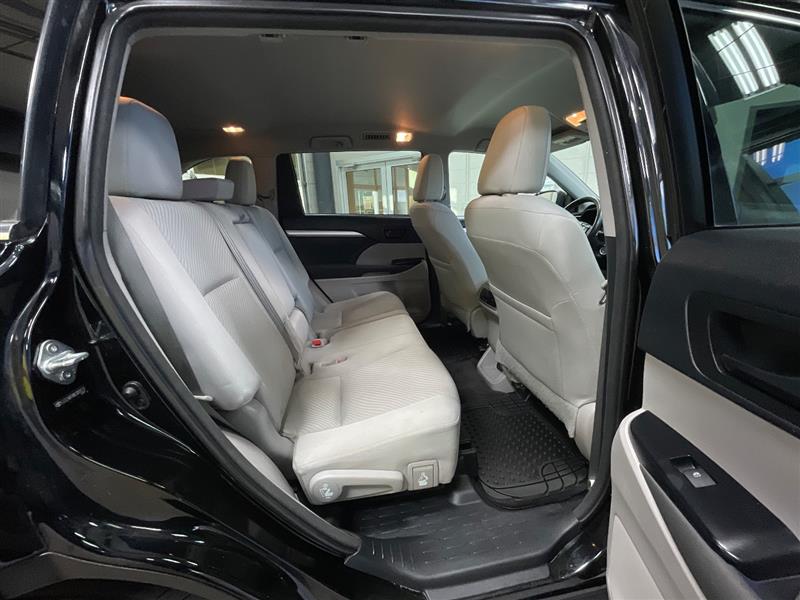 2014 TOYOTA HIGHLANDER LE