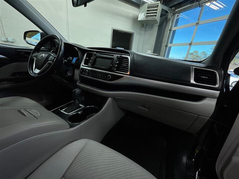 2014 TOYOTA HIGHLANDER LE