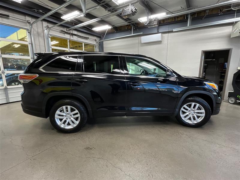 2014 TOYOTA HIGHLANDER LE