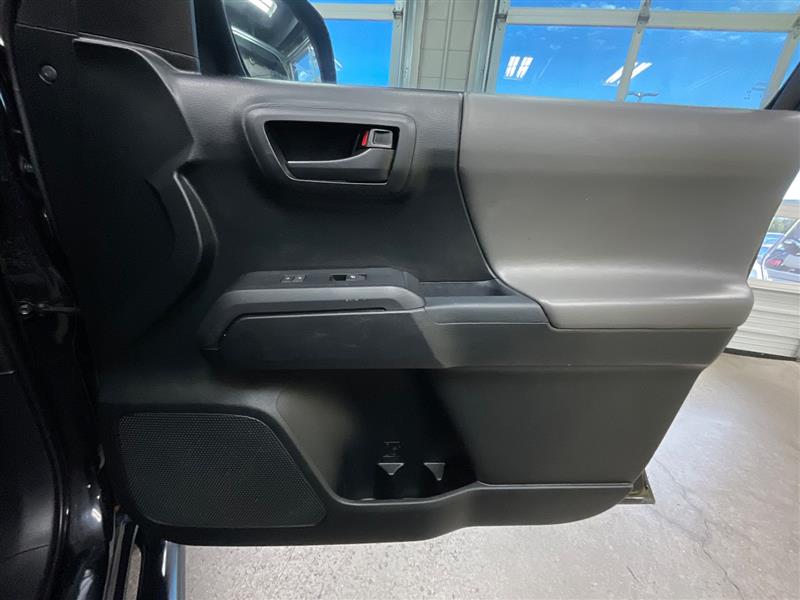 2017 TOYOTA TACOMA SR