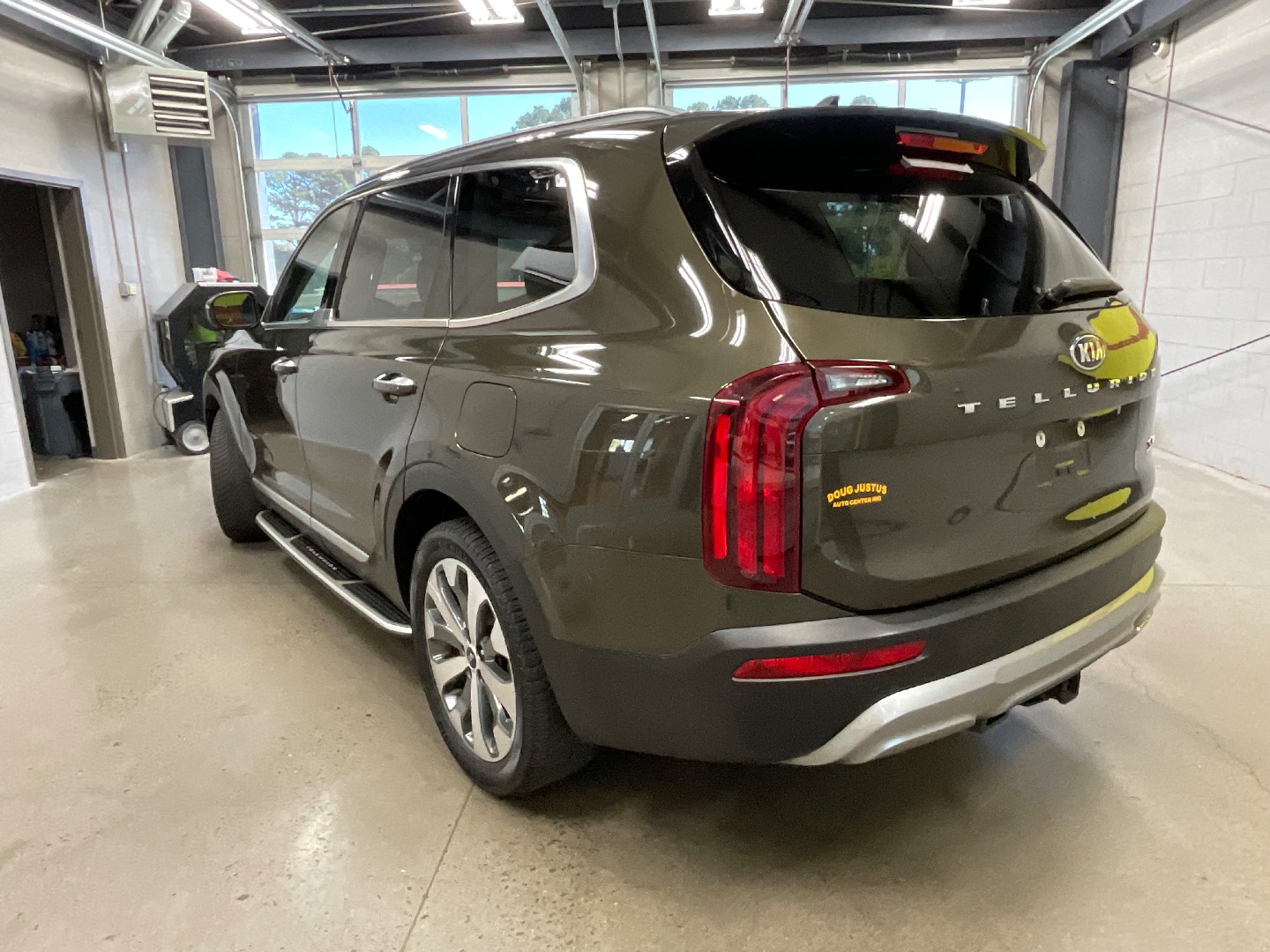 2020 Kia Telluride S photo 2