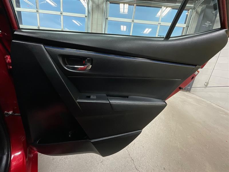 2017 TOYOTA COROLLA SE