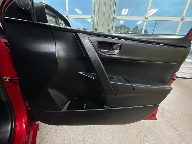 2017 TOYOTA COROLLA SE