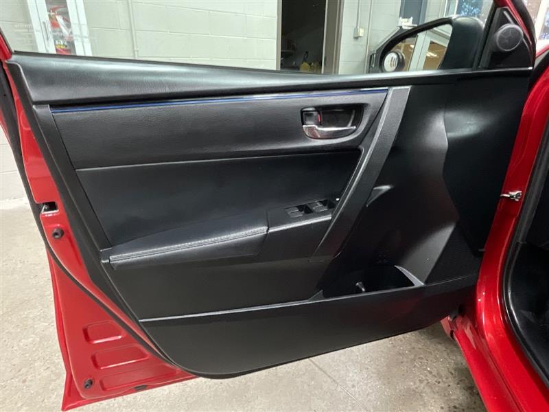 2017 TOYOTA COROLLA SE