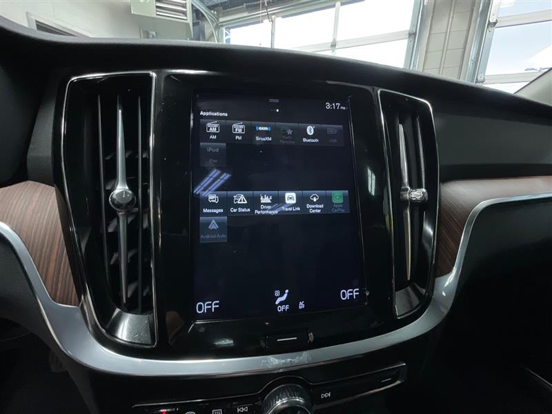 2022 VOLVO S60 MOMENTUM