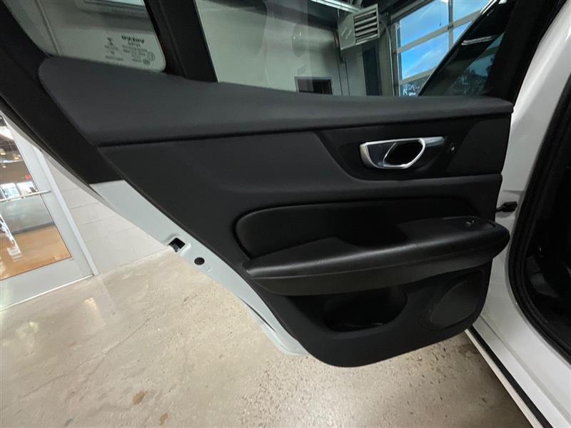 2022 VOLVO S60 MOMENTUM