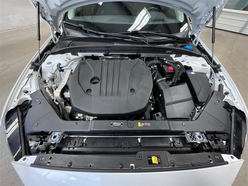 2022 VOLVO S60 MOMENTUM