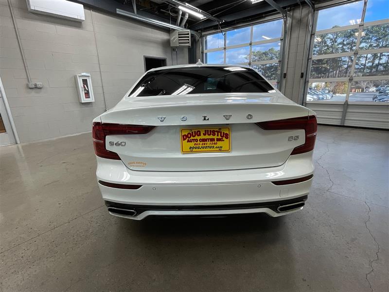 2022 VOLVO S60 MOMENTUM