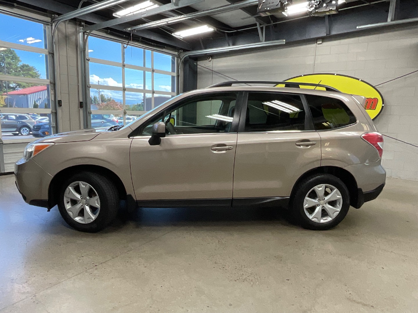 2015 Subaru Forester 2.5i Limited photo 2