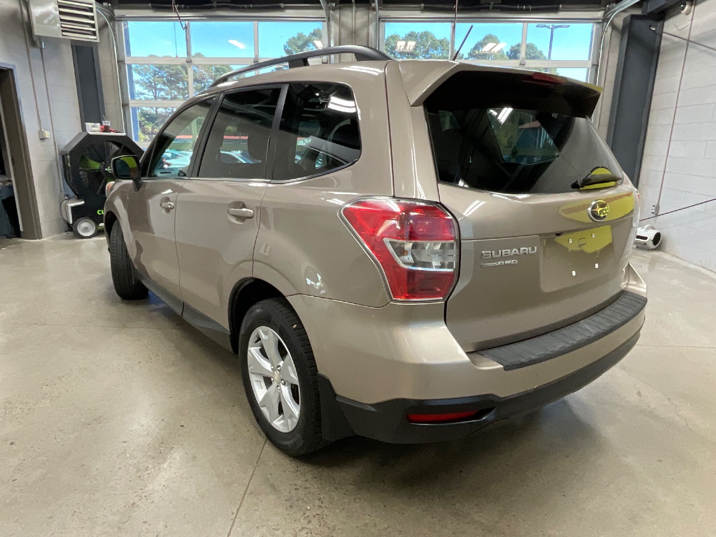 2015 Subaru Forester 2.5i Limited photo 3