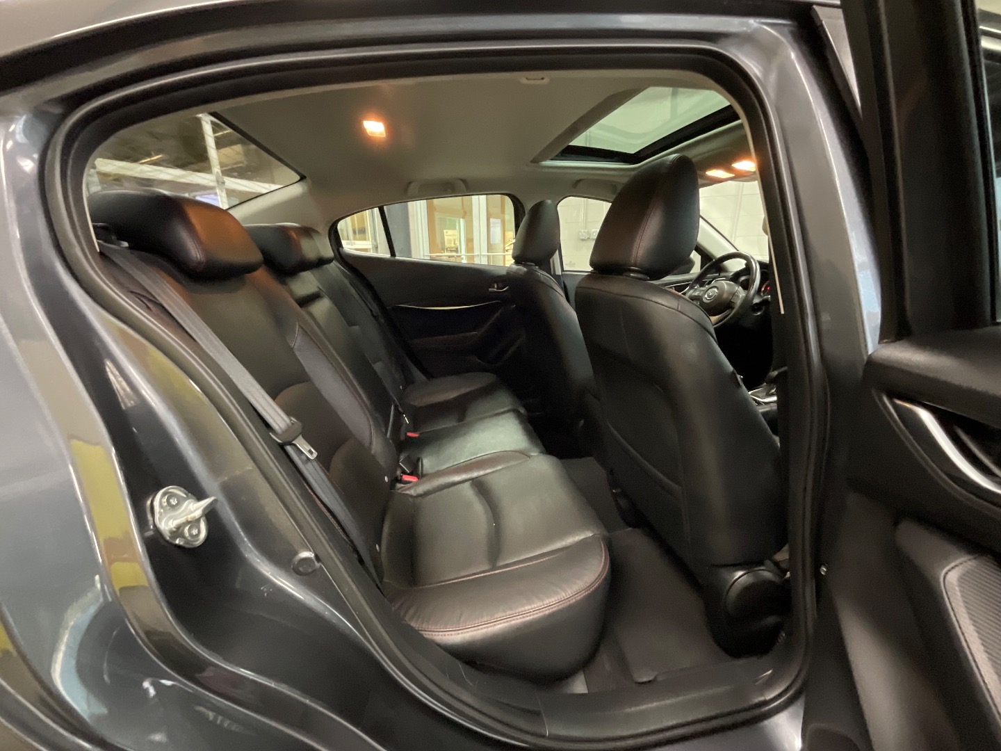 2014 Mazda Mazda3 s Grand Touring photo 21