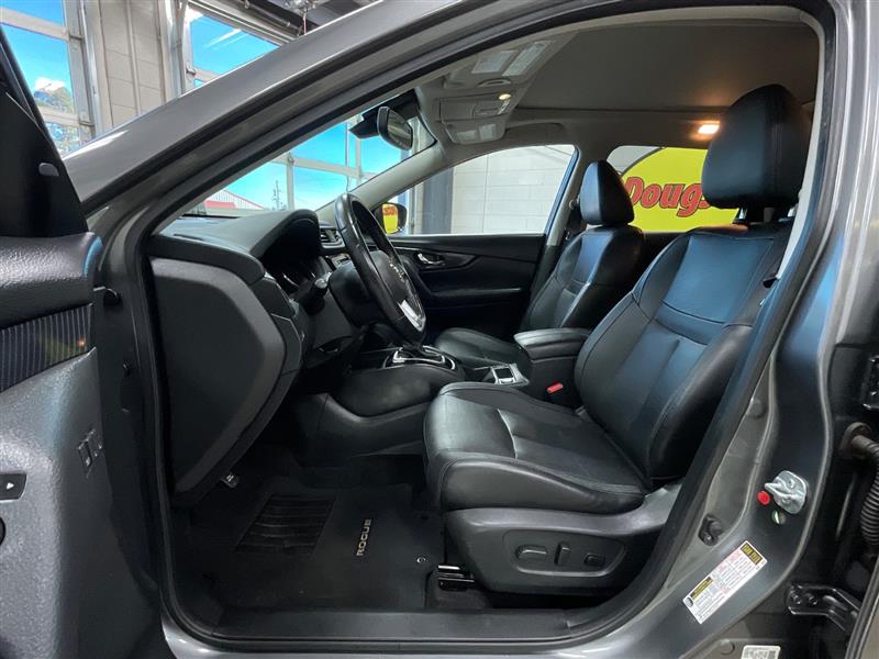 2017 NISSAN ROGUE SL